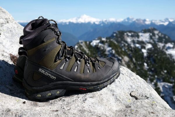 deportes diagonal ropa y calzado y material de senderismo montaña trekking escalada-botas de montaña -LA MONTAÑA EN PRIMAVERA Y QUÉ ROPA Y MATERIAL LLEVAR